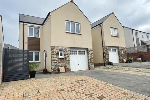 4 bedroom detached house for sale - Aglets Way, St. Austell