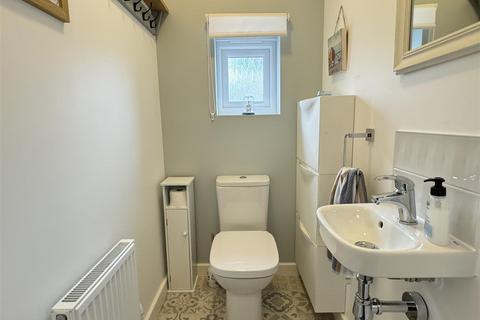 21 Aglets Way, St Austell, PL25 4GA