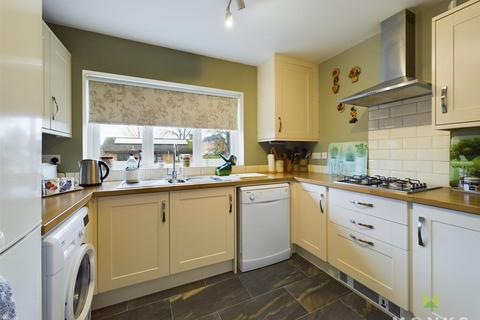 2 Breidden Close, Oswestry, SY11 1TT