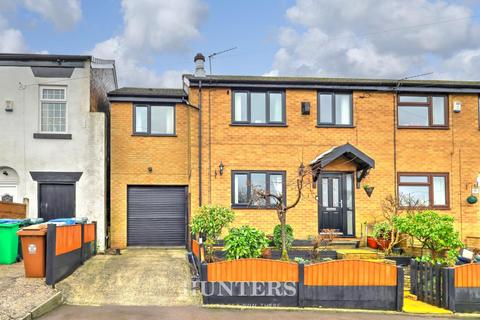 4 bedroom end of terrace house for sale, Queen Street, Middleton, Manchester
