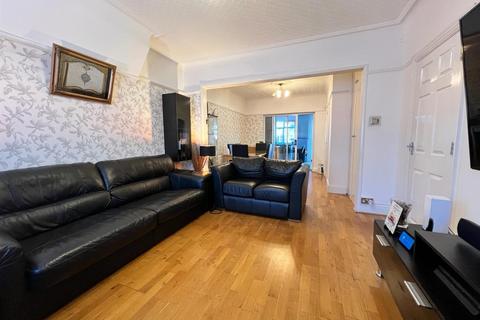 4 bedroom house for sale - Chester Road, Ilford