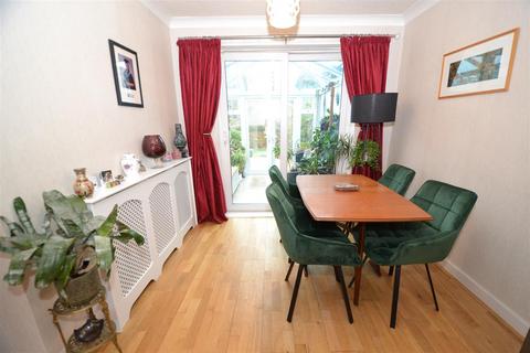 1 Hardknot Close, Bradford, BD7 4BA