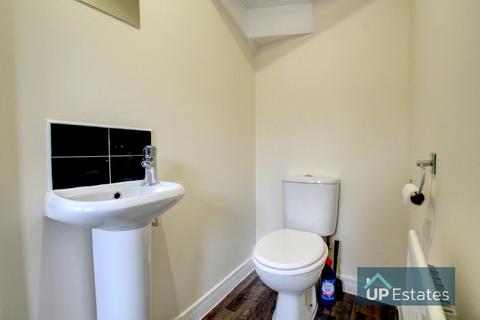 3 bedroom semi-detached house to rent, Anglian Way, Coventry