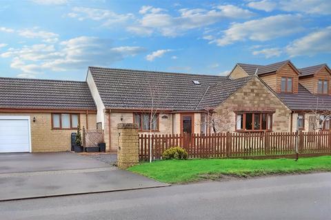 5 bedroom detached bungalow for sale - The Street, Motcombe, Shaftesbury