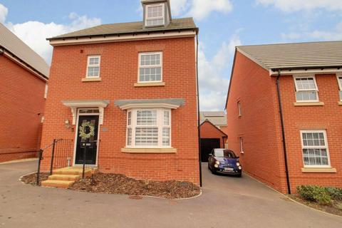 4 bedroom detached house for sale, Pipit Close, Hardwicke, Gloucester