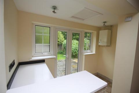 3 bedroom end of terrace house for sale, Avon Drive, Salisbury SP5