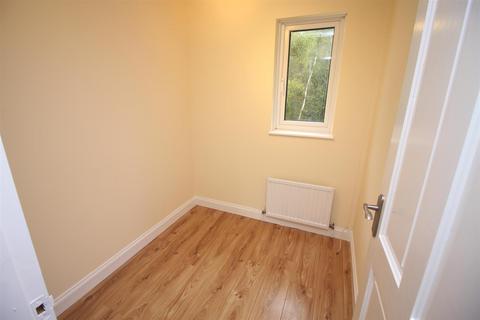 88 Avon Drive, Alderbury, Salisbury, SP5 3TH