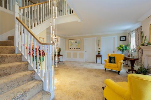 Holly House Harpsden Bottom, Harpsden, Henley-on-thames, RG9 4HR