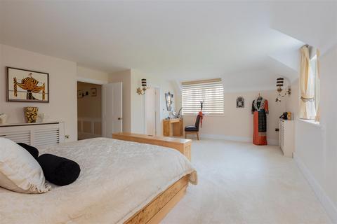 Holly House Harpsden Bottom, Harpsden, Henley-on-thames, RG9 4HR