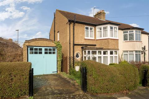 31 Hill Crescent, Surbiton, KT5 8DP