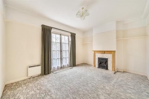 31 Hill Crescent, Surbiton, KT5 8DP