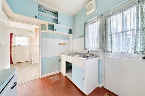 31 Hill Crescent, Surbiton, KT5 8DP