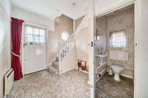 31 Hill Crescent, Surbiton, KT5 8DP