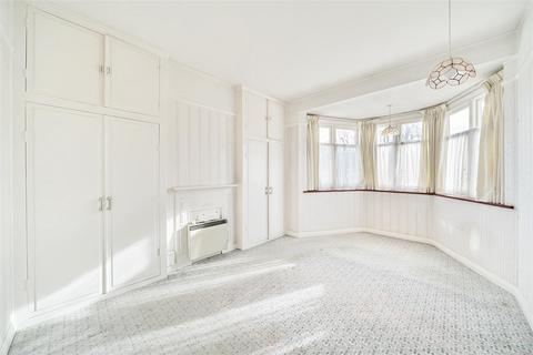 31 Hill Crescent, Surbiton, KT5 8DP