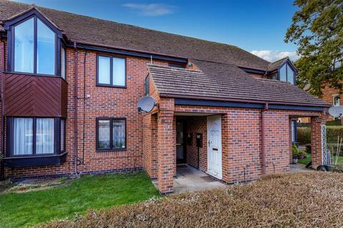 1 bedroom flat for sale, St Peters Court, Mill Crescent, Kineton, Warwick