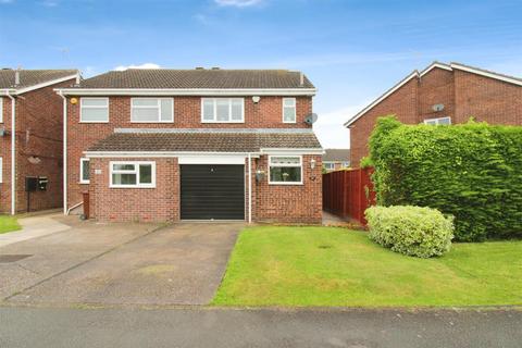3 bedroom semi-detached house for sale, Woodleigh Drive, Sutton-On-Hull, Hull