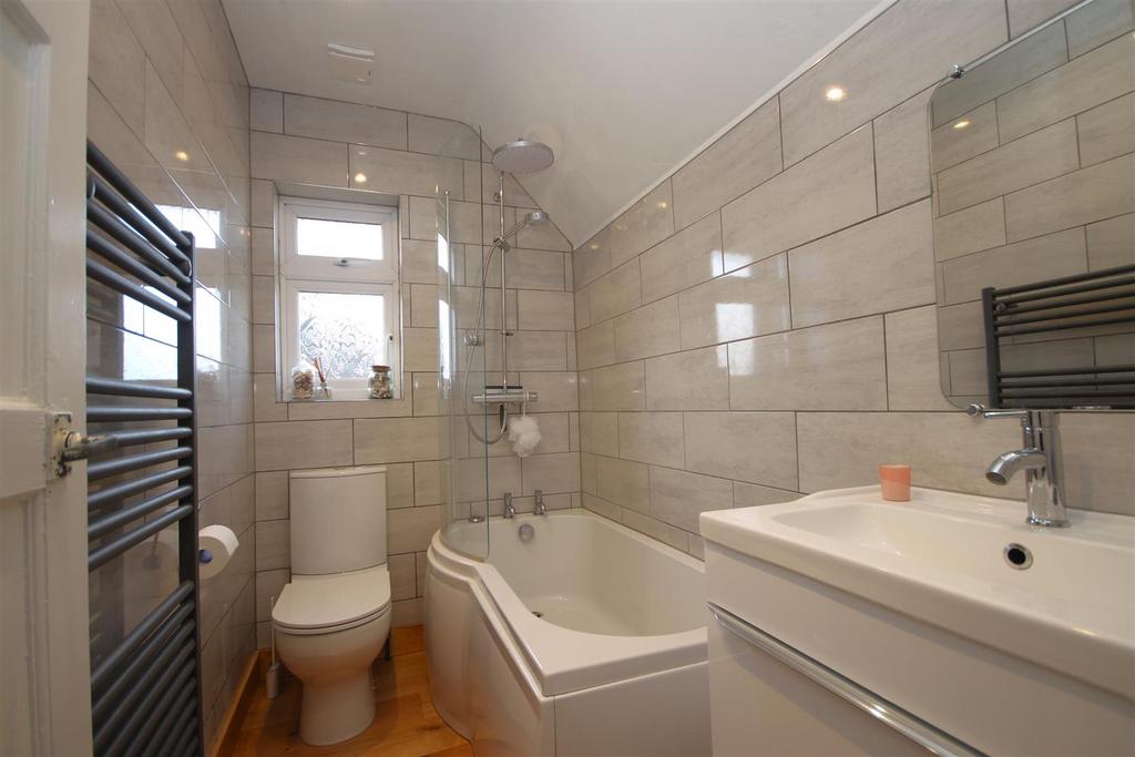 Bathroom.JPG