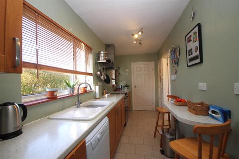 3 bedroom semi-detached house for sale, Middlemead, Steyning, West Sussex