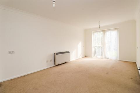 2 bedroom apartment for sale, Pinewood Court, Fleet GU51