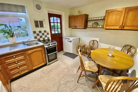2 bedroom end of terrace house for sale, Delamere Drive, Macclesfield