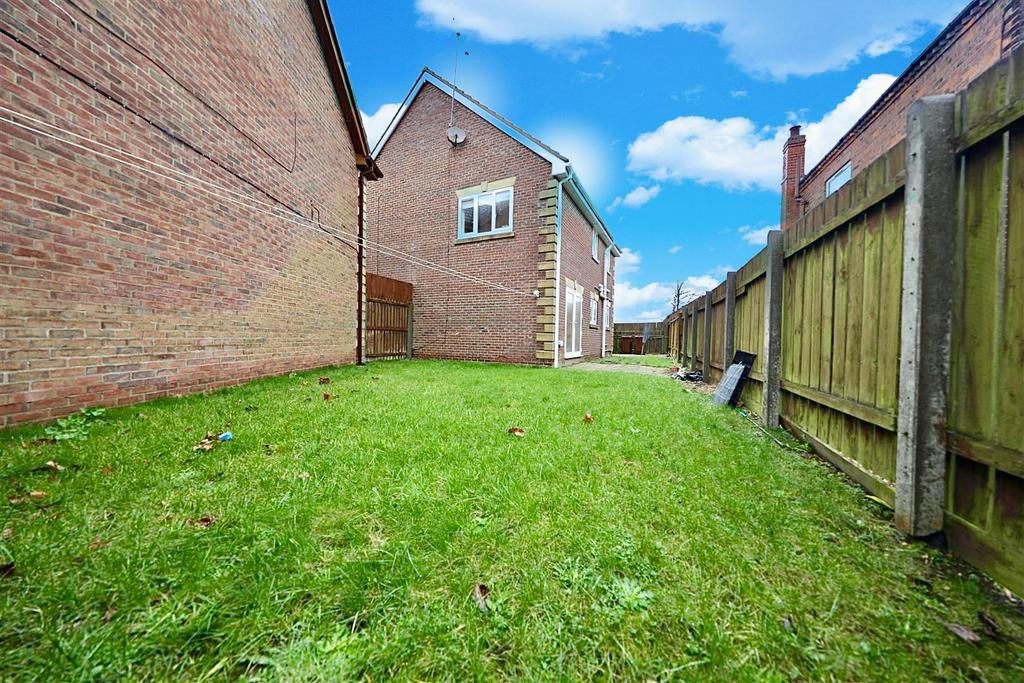Summer Meadows, Bilton, Hull 5 bed detached house for sale £260,000
