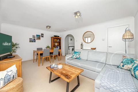2 bedroom apartment for sale, Orchid Field Court, West Mersea Colchester CO5