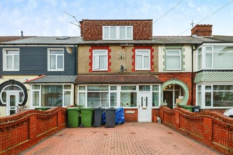 5 bedroom terraced house for sale, Chatsworth Avenue, Portsmouth PO6