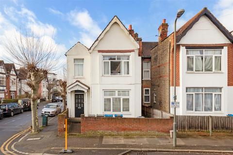 18b Lower Downs Road, London, SW20 8QF