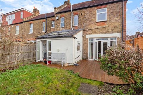 18b Lower Downs Road, London, SW20 8QF