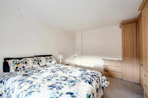 11 Highcroft, Nottingham, NG3 5LP