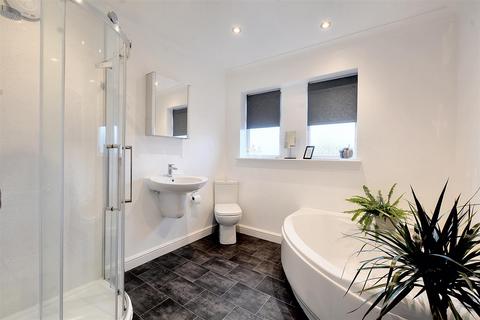 11 Highcroft, Nottingham, NG3 5LP