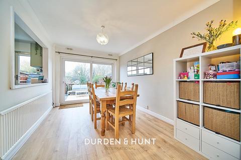 7 Hillcrest Way, Epping, CM16 7AR