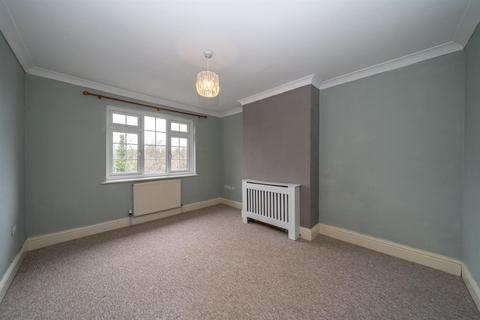 16 Apsley Grange, Hemel Hempstead, HP3 9SY