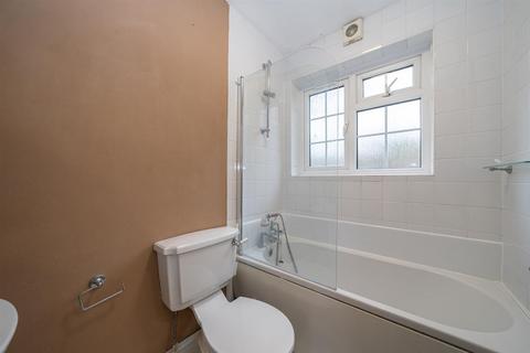 16 Apsley Grange, Hemel Hempstead, HP3 9SY