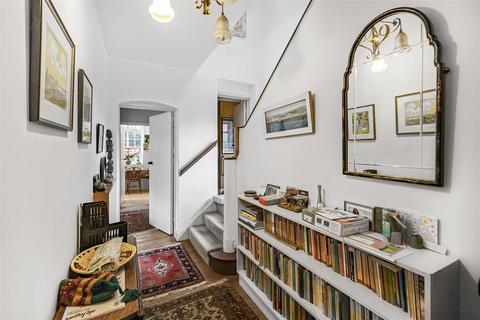 7 Bulstrode Gardens, Cambridge, CB3 0EN