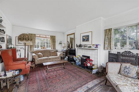 7 Bulstrode Gardens, Cambridge, CB3 0EN