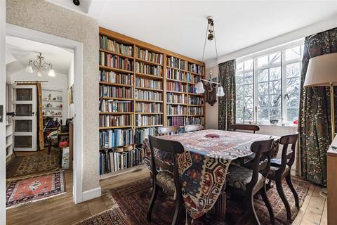 7 Bulstrode Gardens, Cambridge, CB3 0EN