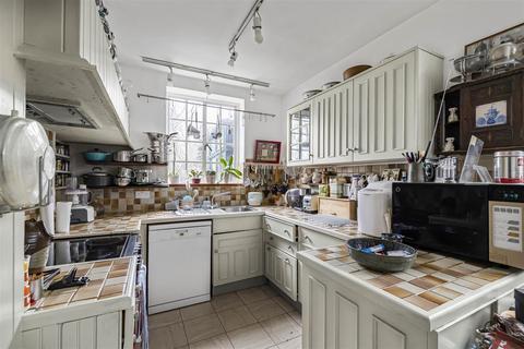 7 Bulstrode Gardens, Cambridge, CB3 0EN