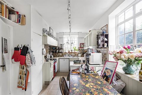 7 Bulstrode Gardens, Cambridge, CB3 0EN