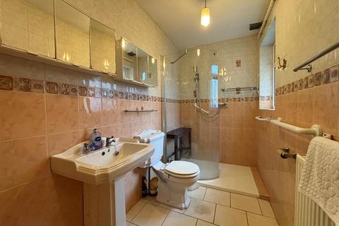 3 Blackbridge Road, Chippenham, SN15 3LS