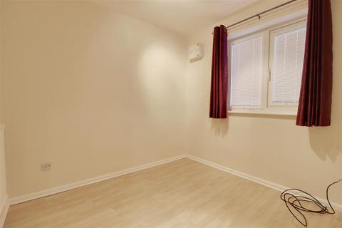 2 bedroom flat for sale - Hourne Court, Hessle