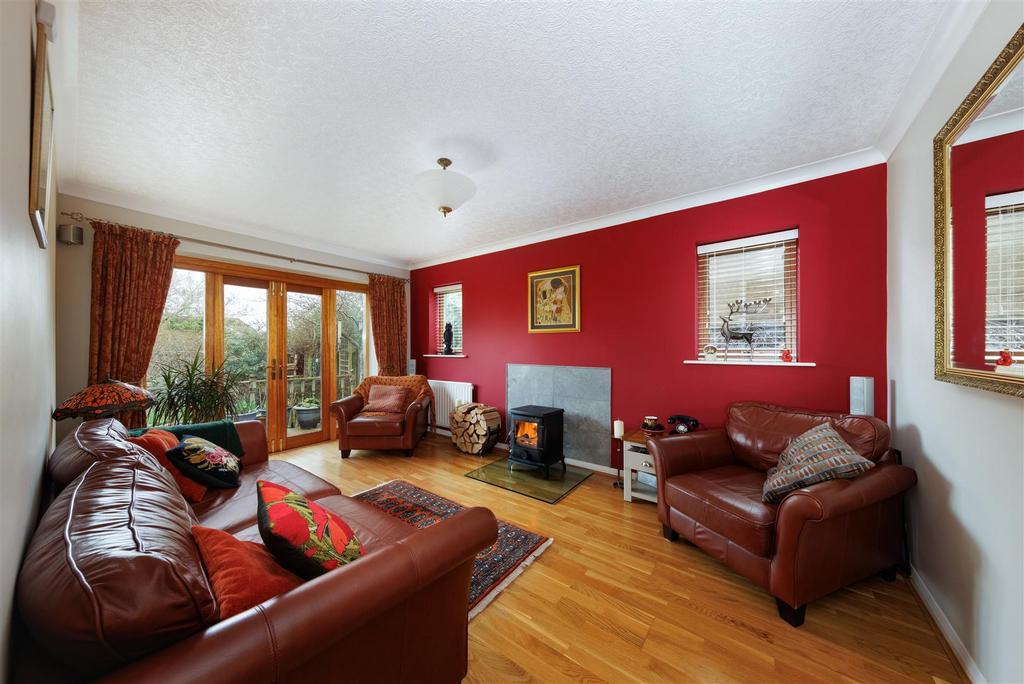 Inchbrook Road, Kenilworth 2 bed detached bungalow for sale £670,000