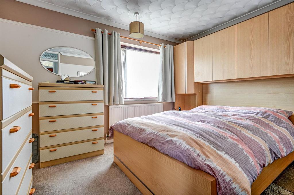 Bedroom 1.jpg