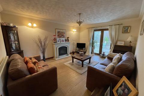 3 bedroom detached bungalow for sale, Coed Y Bwlch, Bynea, Llanelli