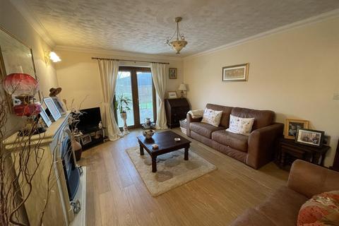 3 bedroom detached bungalow for sale, Coed Y Bwlch, Bynea, Llanelli