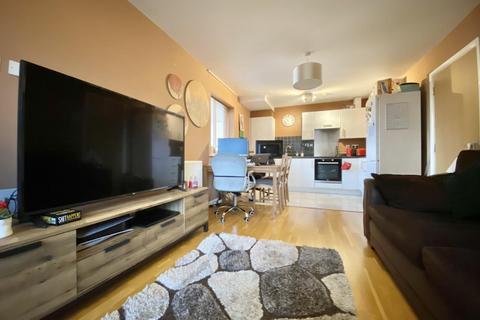 Flat 1, Centurion House, 99 Varcoe Gardens, Hayes, UB3 2FJ