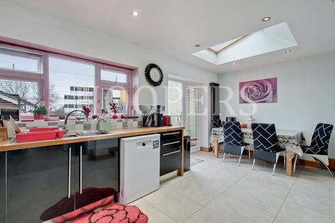 4 bedroom semi-detached house for sale, Vincent Gardens, London, NW2