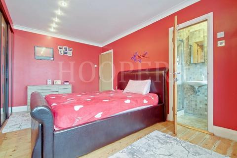 121 Vincent Gardens, London, NW2 7RH