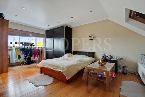 121 Vincent Gardens, London, NW2 7RH