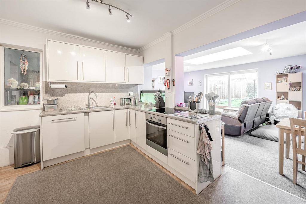 Lawnswood Road, Stourbridge, DY8 5PJ 2 bed semidetached house for sale